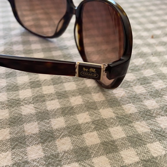 Coach sunglasses with case - Picture 4 of 9